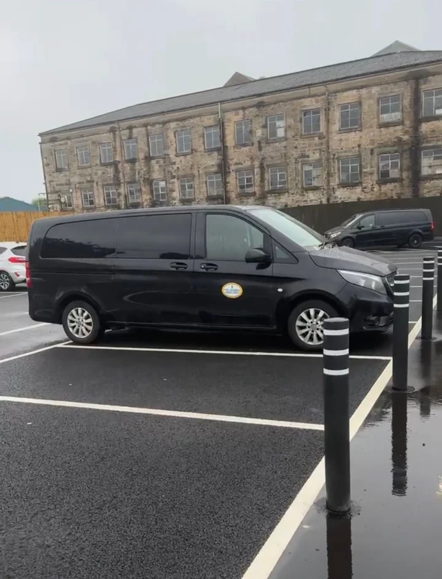 8 seater minibus for Glasgow Airport transfers